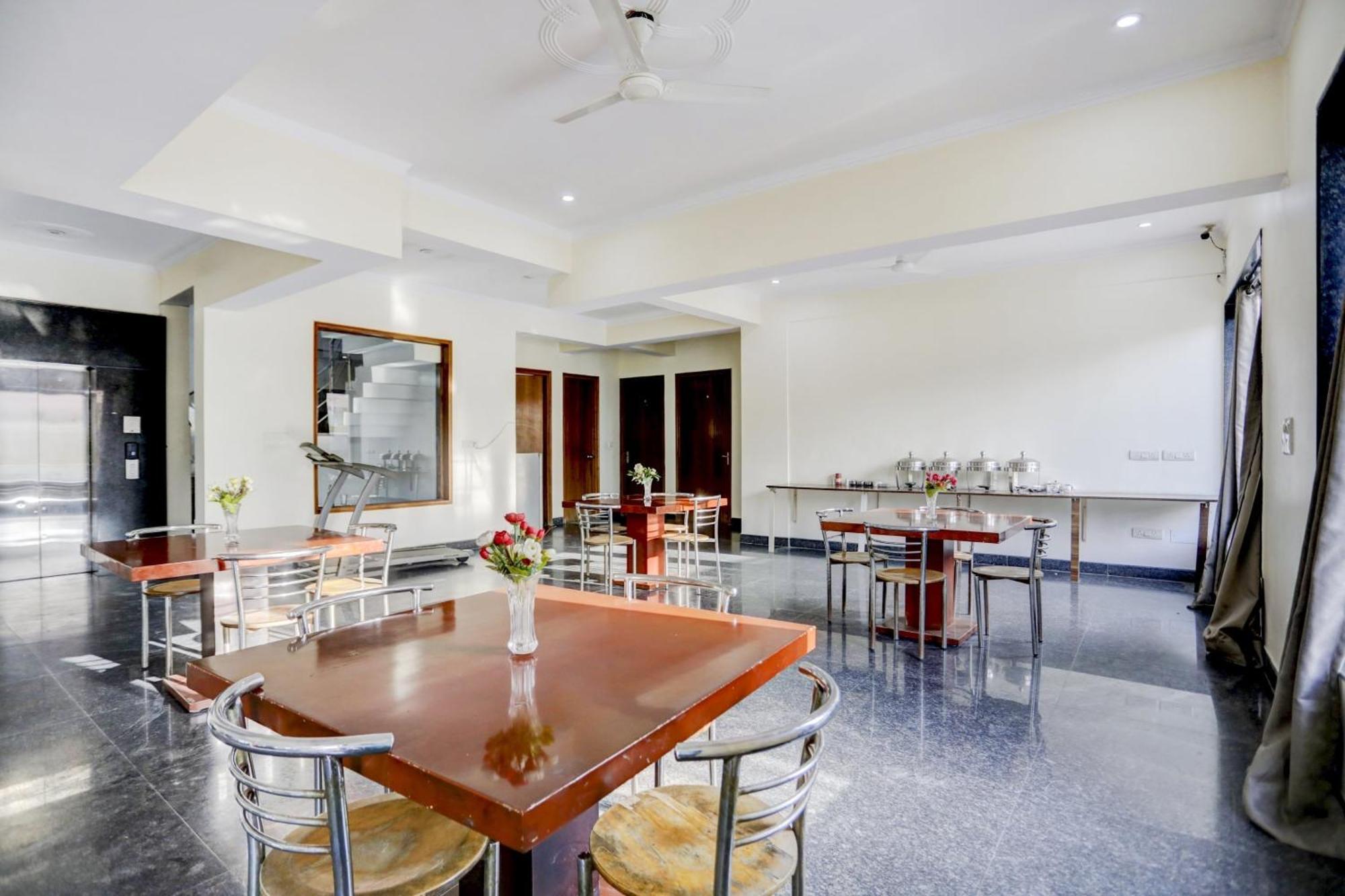 Super Town House Hi5 Aditya International Bhubaneswar Exteriör bild