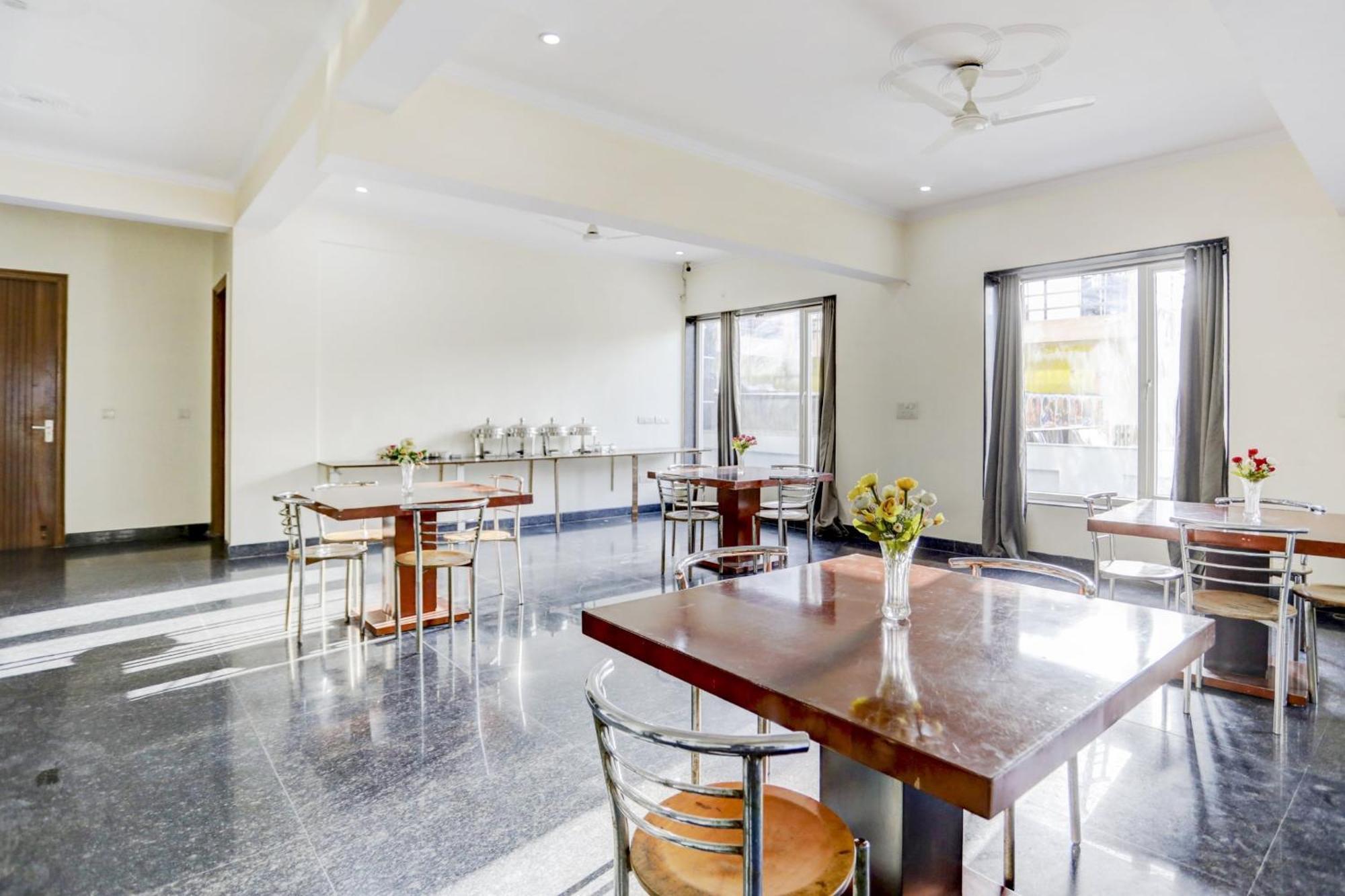 Super Town House Hi5 Aditya International Bhubaneswar Exteriör bild