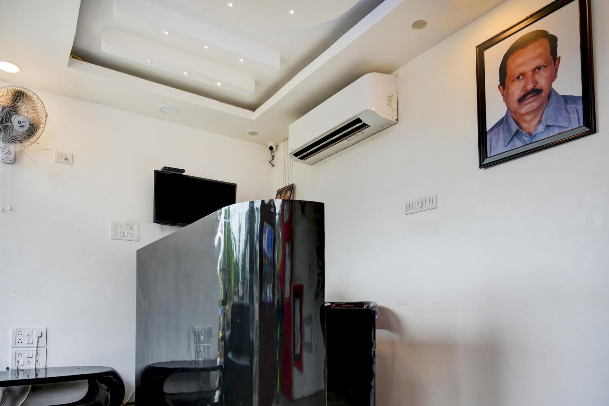Super Town House Hi5 Aditya International Bhubaneswar Exteriör bild