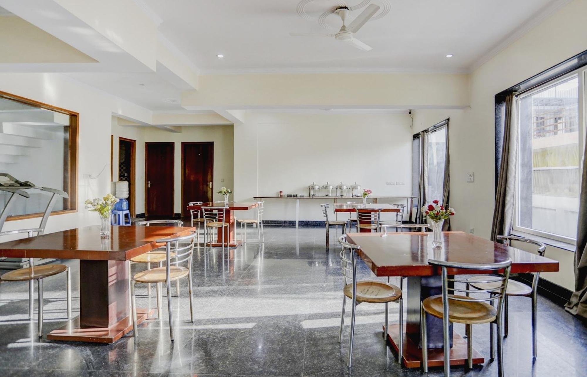 Super Town House Hi5 Aditya International Bhubaneswar Exteriör bild