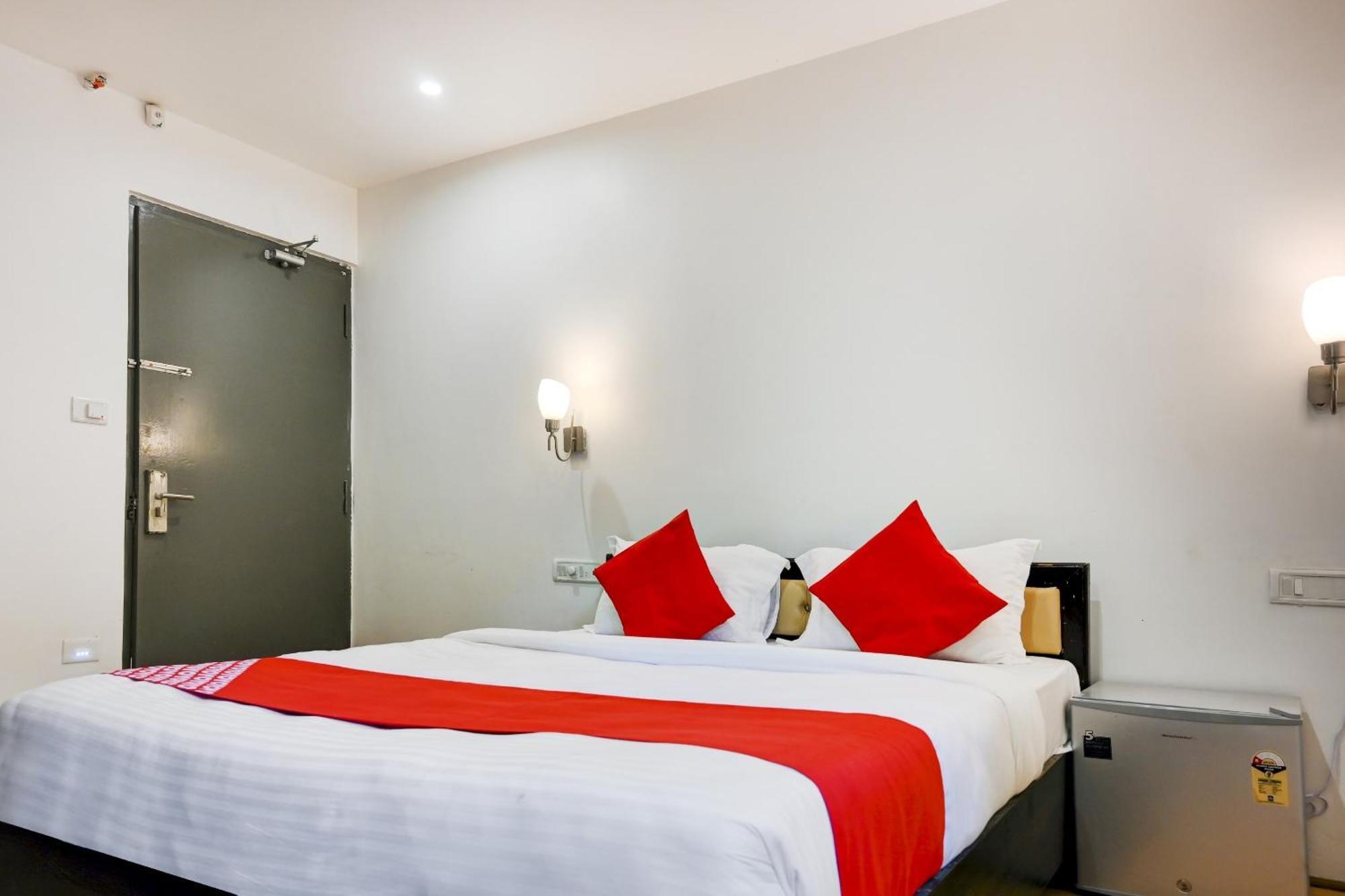 Super Town House Hi5 Aditya International Bhubaneswar Exteriör bild