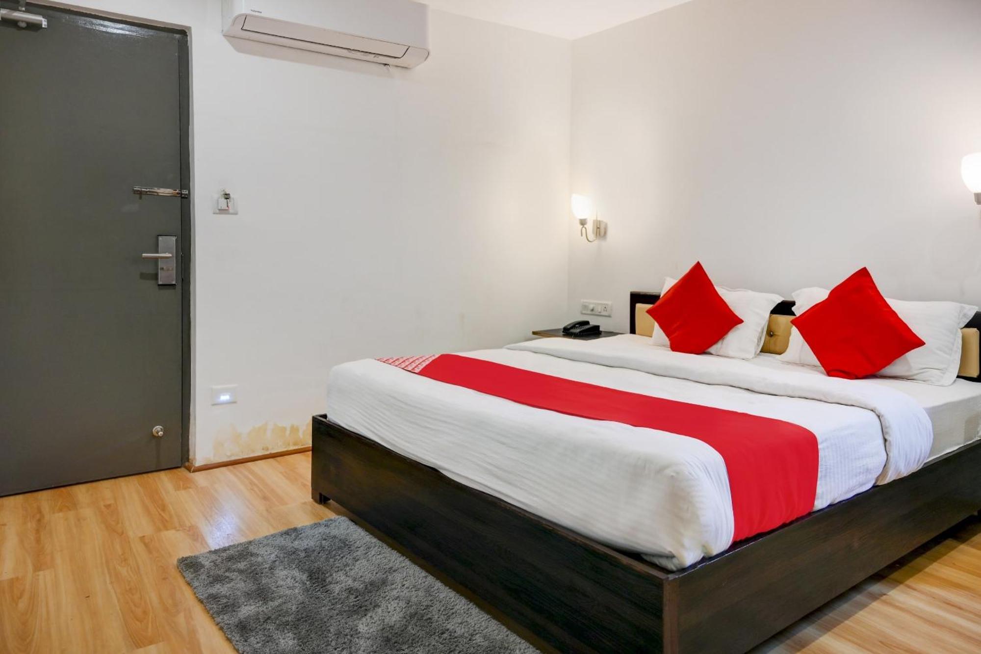 Super Town House Hi5 Aditya International Bhubaneswar Exteriör bild