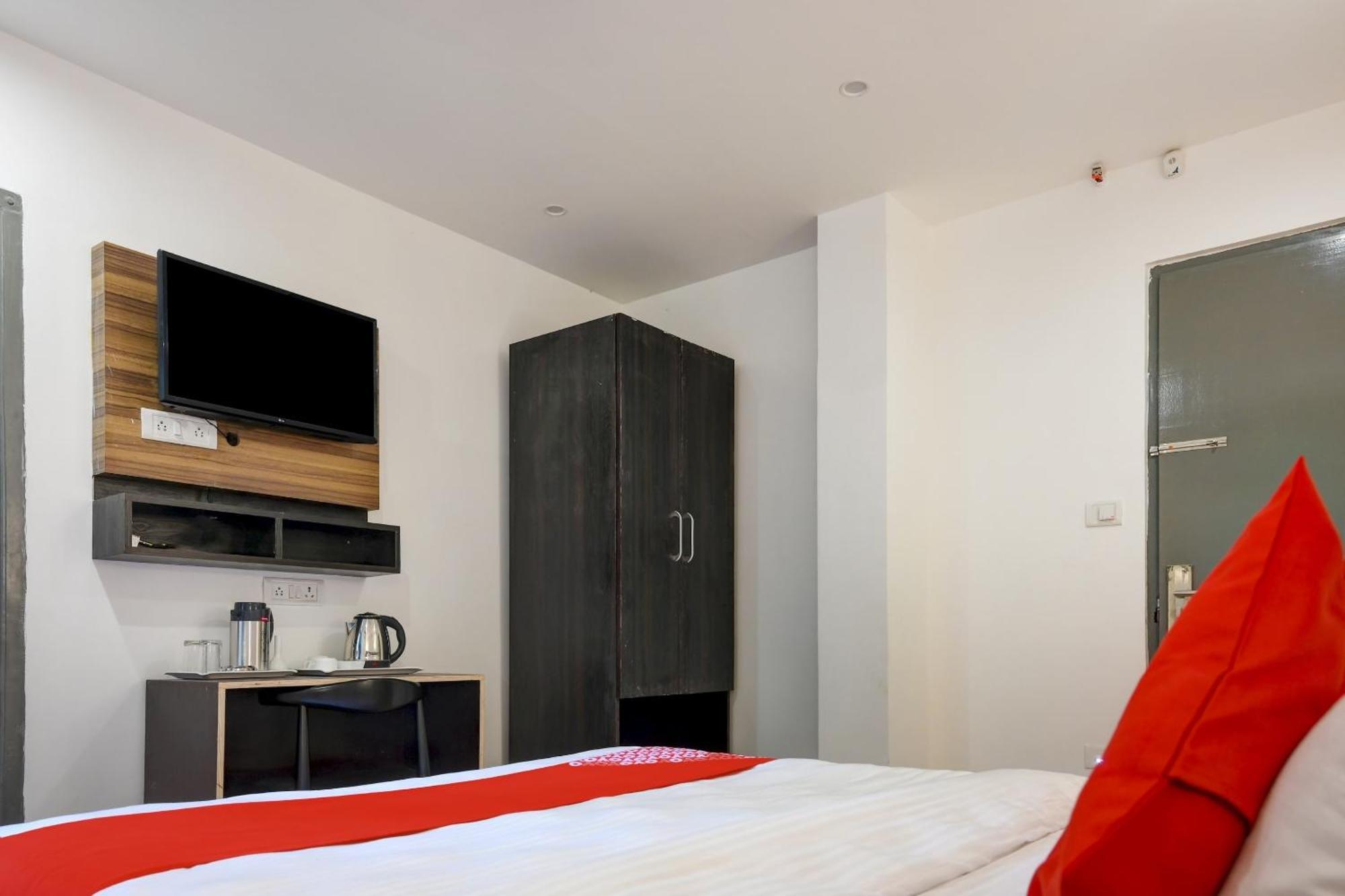 Super Town House Hi5 Aditya International Bhubaneswar Exteriör bild